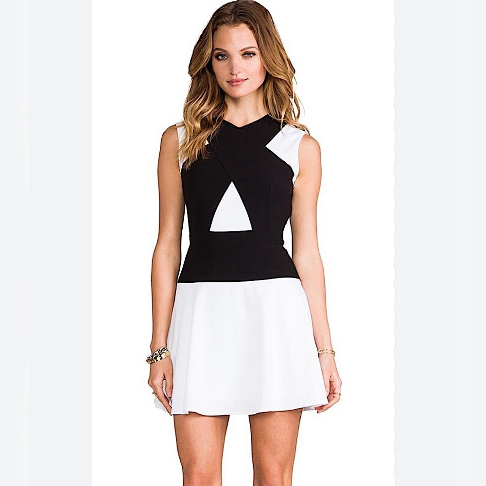 BCBGMaxazria Aloissa Dress in White/Black Combo Size 0